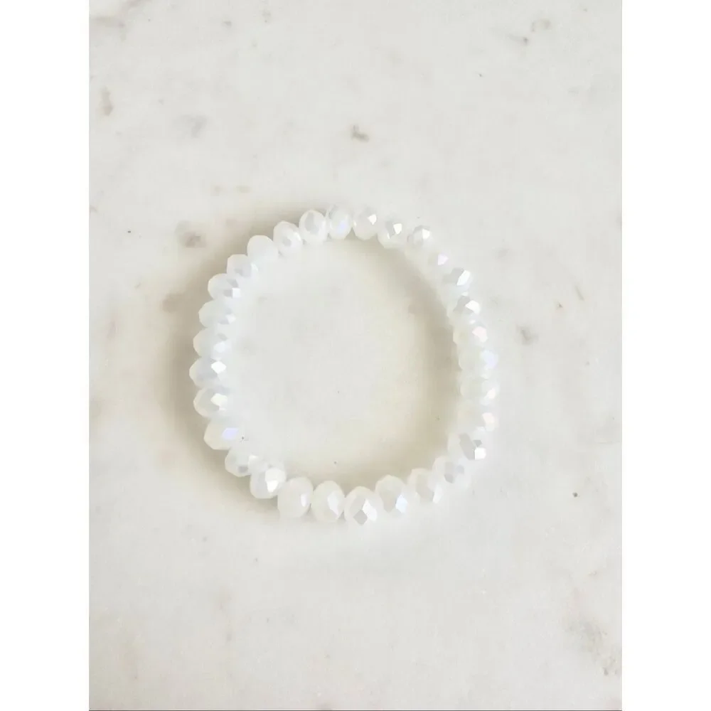 White clear sparkly bead stretch bracelet
